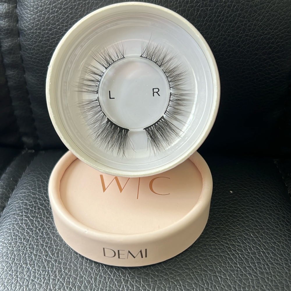 Winkclique Demi lashes